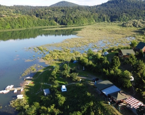 Domki nad Soliną- Pole namiotowe Zatoka nad Soliną  w miejscowości Wołkowyja