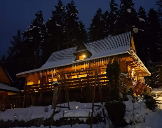 Chata w Gorcach  w miejscowości Knurów