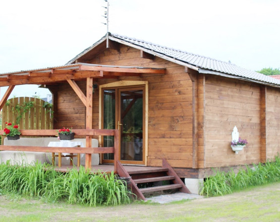 Pokoje oraz domek z bali nad jeziorem Czos w miejscowości Mrągowo