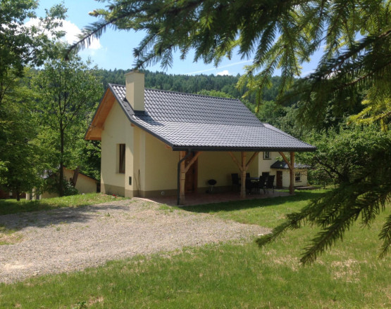 DOMEK NA STRWIĄŻKU  w miejscowości Ustrzyki Dolne