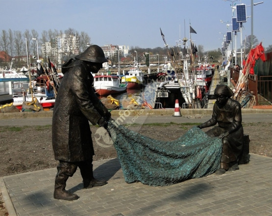 Pomnik rybaka i rybaczki w miejscowości Kołobrzeg