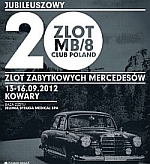 Parada Mercedesów w miejscowości 