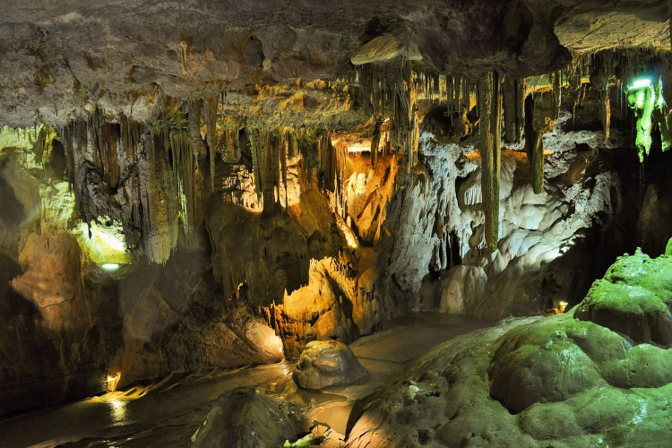 Jaskinie w Polsce w miejscowości Chęciny