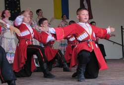 Festiwal dziecięcych zespołów folklorystycznych w miejscowości 
