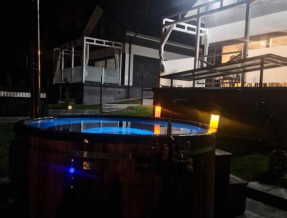 Nowoczesne domy całoroczne 8 osobowe z jacuzzi  w miejscowości Obrocz
