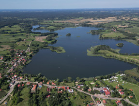 Między Wodami - Domki na Mazurach  w miejscowości Zełwągi