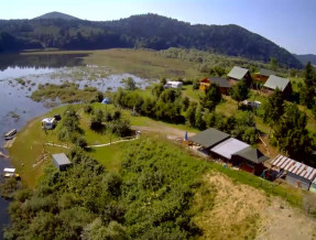 Domki nad Soliną- Pole namiotowe Zatoka nad Soliną  w miejscowości Wołkowyja