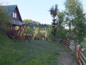 Domki nad Soliną- Pole namiotowe Zatoka nad Soliną  w miejscowości Wołkowyja