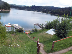 Domki nad Soliną- Pole namiotowe Zatoka nad Soliną  w miejscowości Wołkowyja