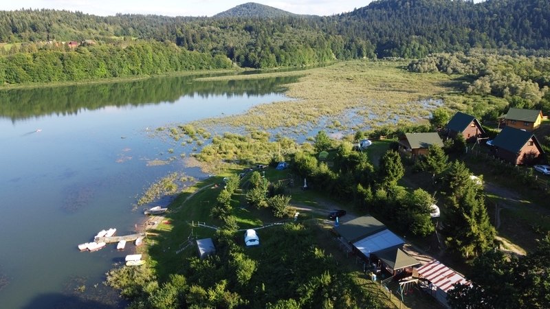 Domki nad Soliną- Pole namiotowe Zatoka nad Soliną  w miejscowości Wołkowyja