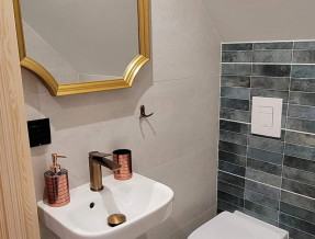 Górski Przysiółki - domy z bali świerkowych  w miejscowości Koniaków