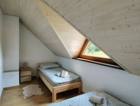 Agroturystyka Bliźniak Nad Stawem  w miejscowości Zahoczewie