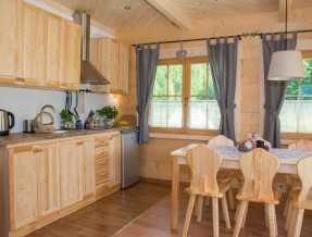 Domek Trzy Doliny Zakopane–Three Valleys Chalet Grill&Jacuzzi  w miejscowości Zakopane