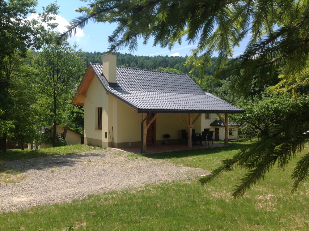 DOMEK NA STRWIĄŻKU  w miejscowości Ustrzyki Dolne