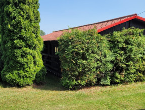 Domki letniskowe na Mazurach nad jeziorem  w miejscowości Chrzanowo