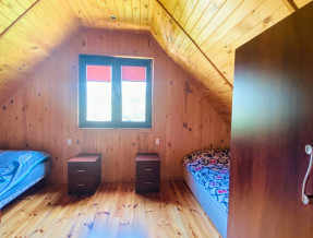 Domki i pokoje nad rzeką w miejscowości Bagno