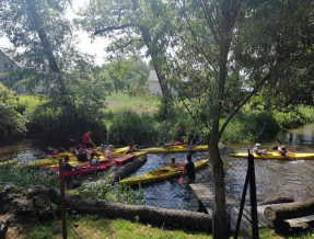 Domki i pokoje nad rzeką w miejscowości Bagno