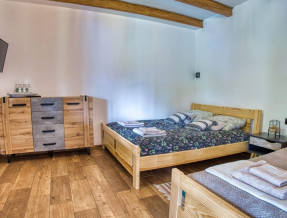 Gabra Chata  w miejscowości Cisowiec